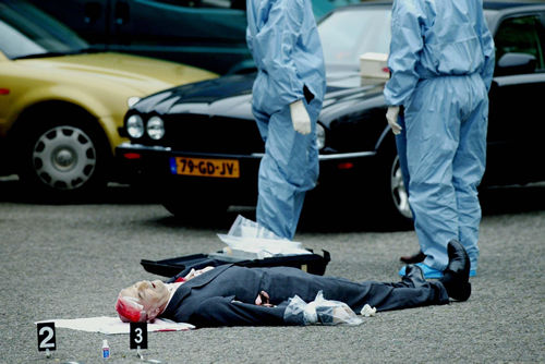 Fortuyn lying dead on the parking lot at the Hilversum MediaPark